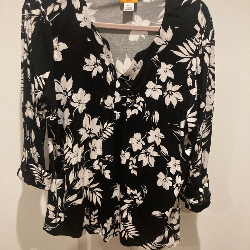 Ruby Rd. women’s PXL (fits as reg. XL)  Black w/white floral pattern 3/4 sleeve